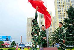 在这神圣的土地上，我们爱万通，我们也爱祖国
