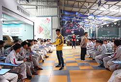 学子向学弟传授经验