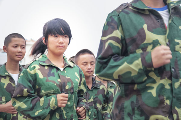 绝不因为是女生就降低要求.jpg