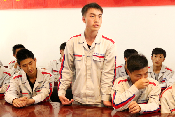 同学积极提问.jpg